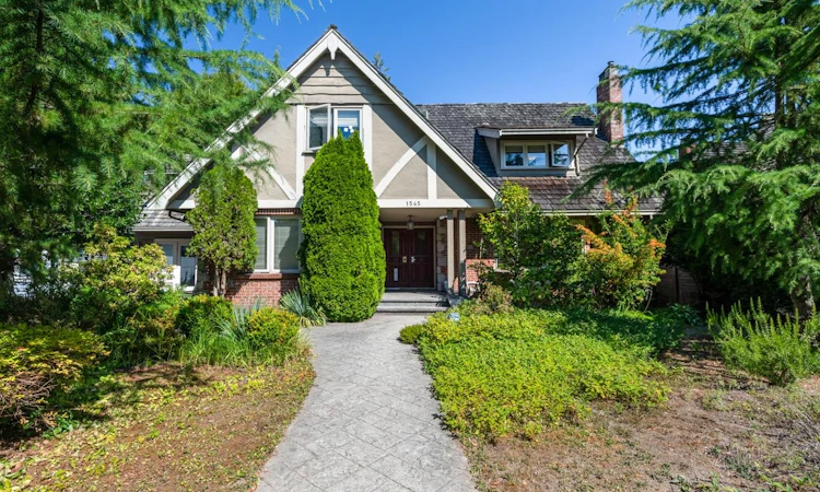 1545 W 49th Avenue