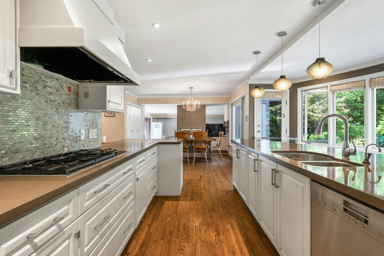 1545 W 49th Avenue, Vancouver, BC, V6M 2R6 - 7