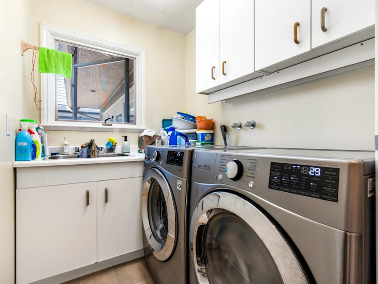 1545 W 49th Avenue, Vancouver, BC, V6M 2R6 - 27