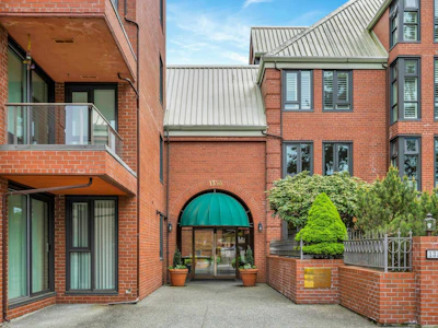 508-1350 View Crescent - 4