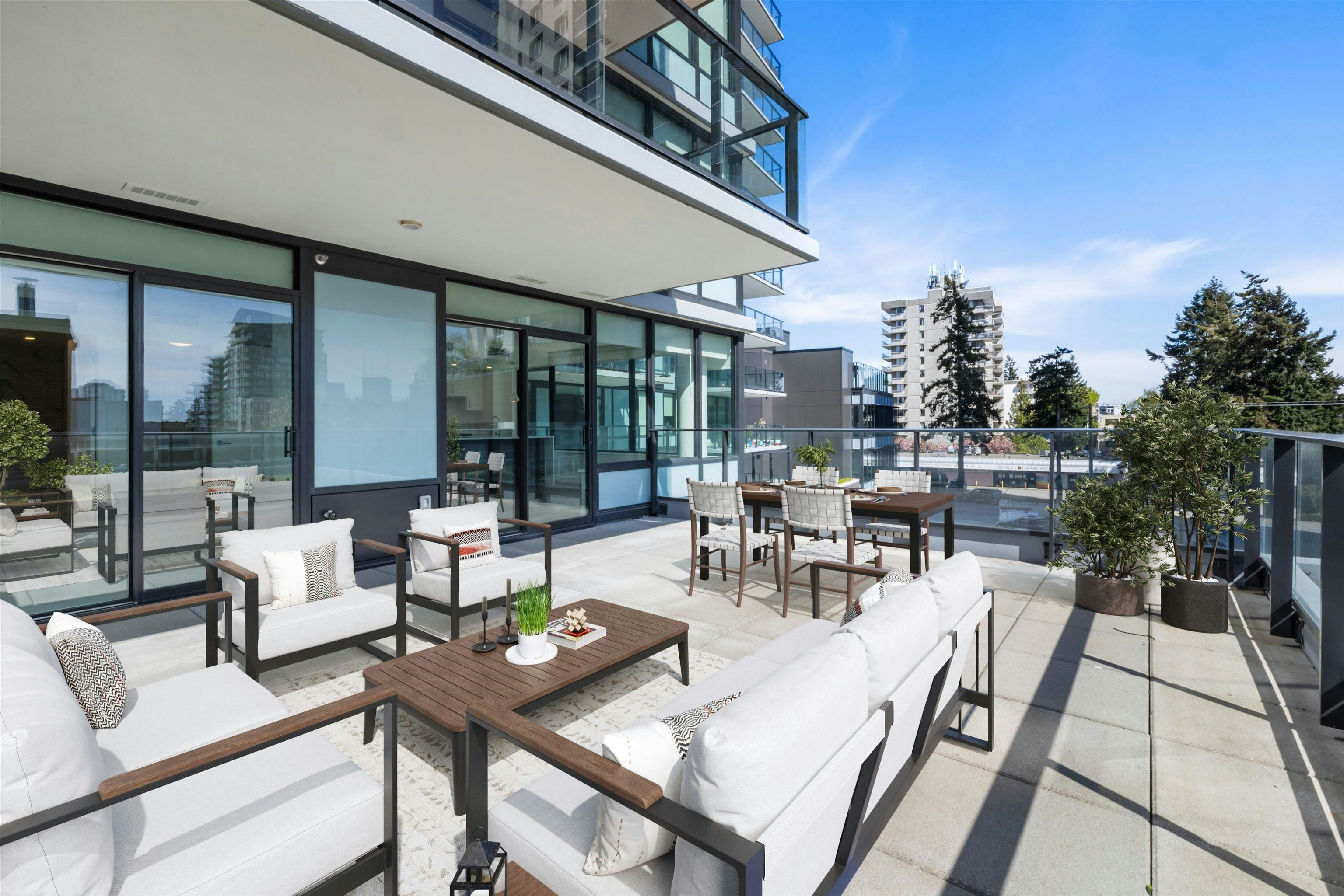 307-1588 Johnston Road - 5