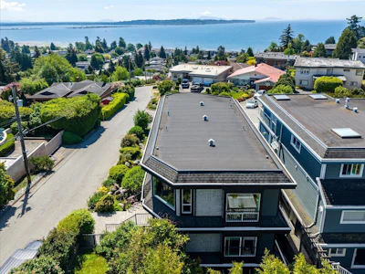 1087 Finlay Street - 2