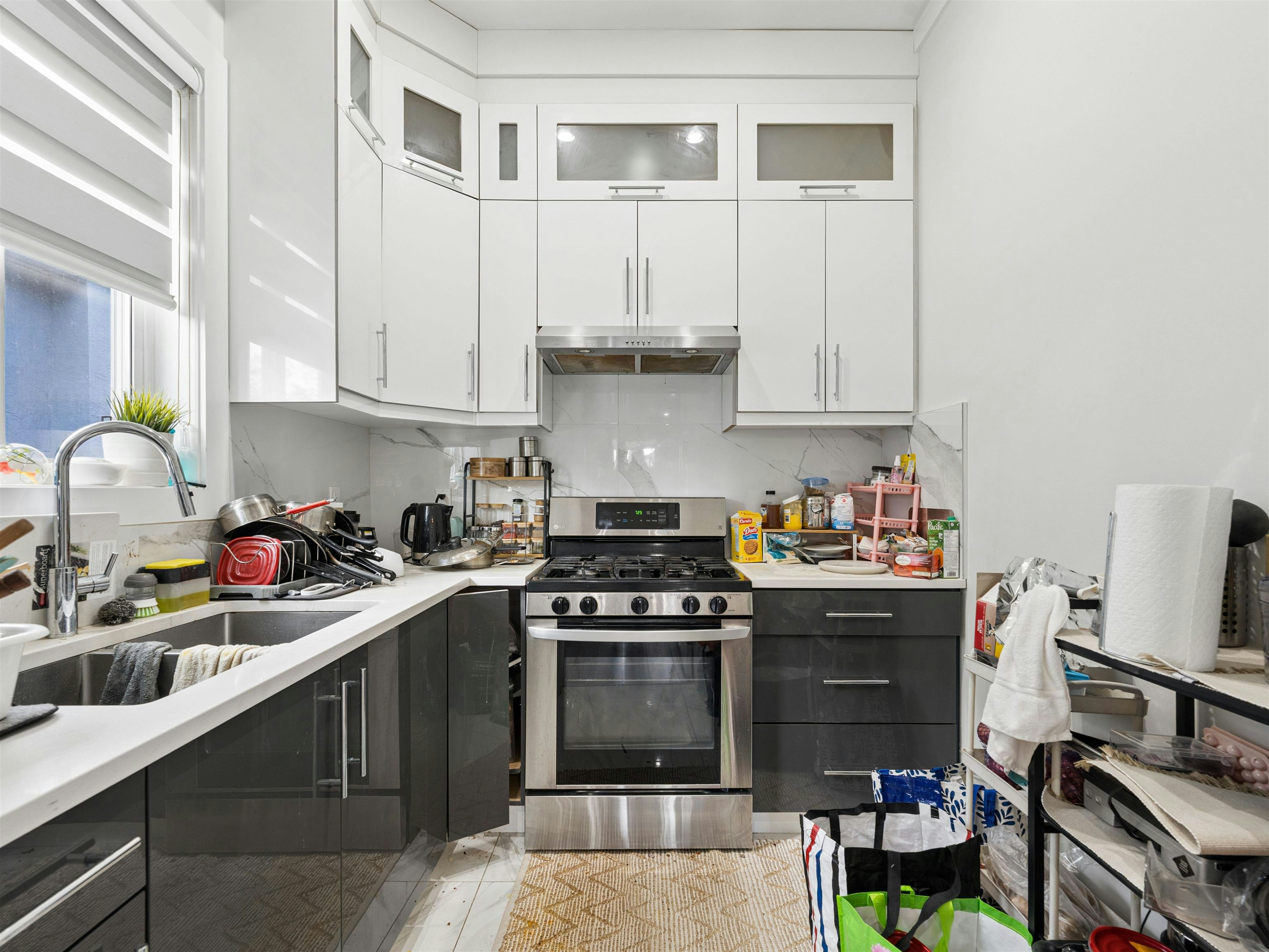 10850 156 Street, Surrey, BC, V3R 6J6 - 10