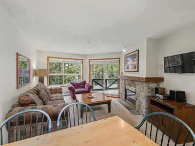 126-4800 Spearhead Drive - 3