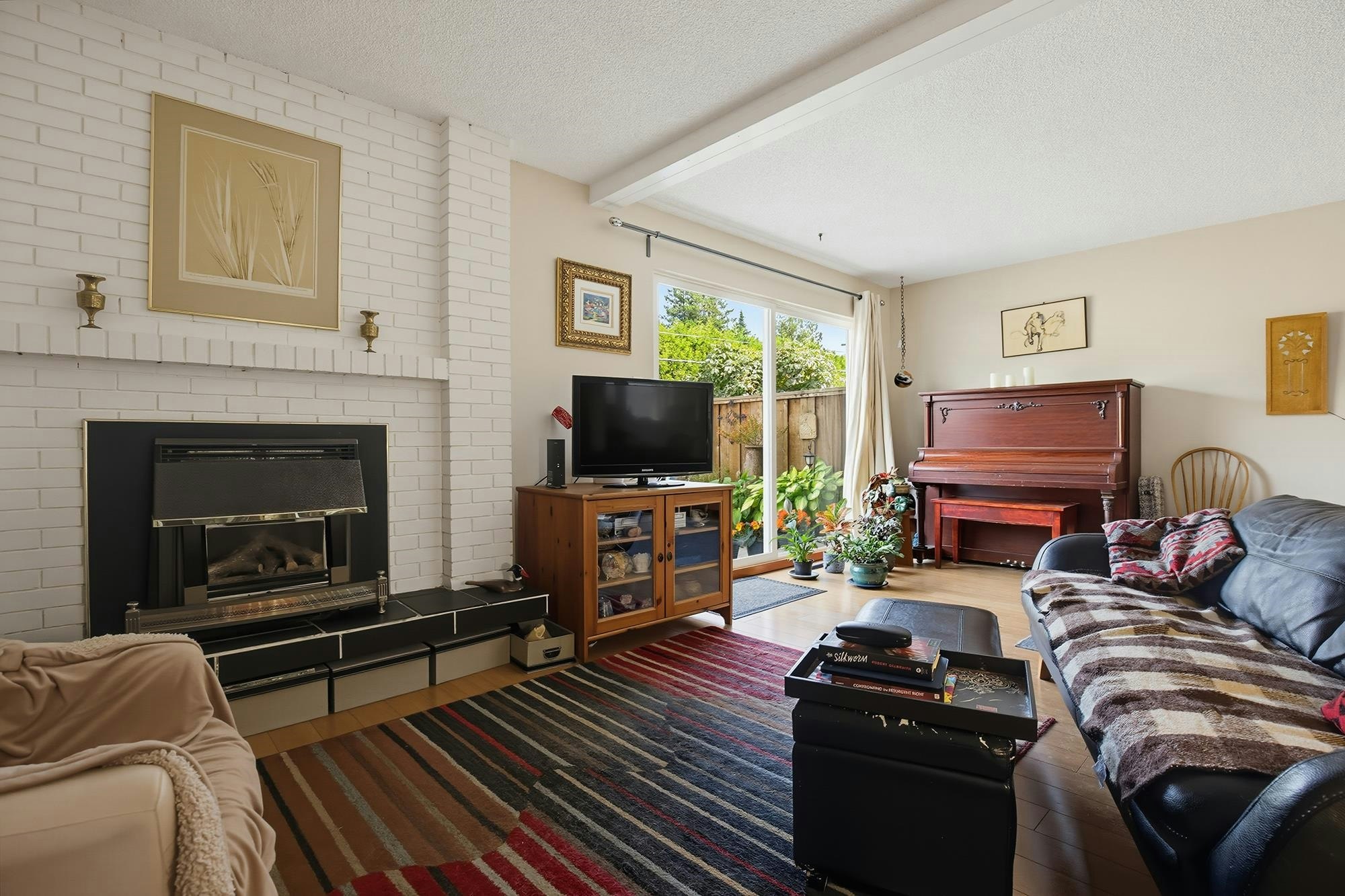 22-33260 11 Avenue - 2