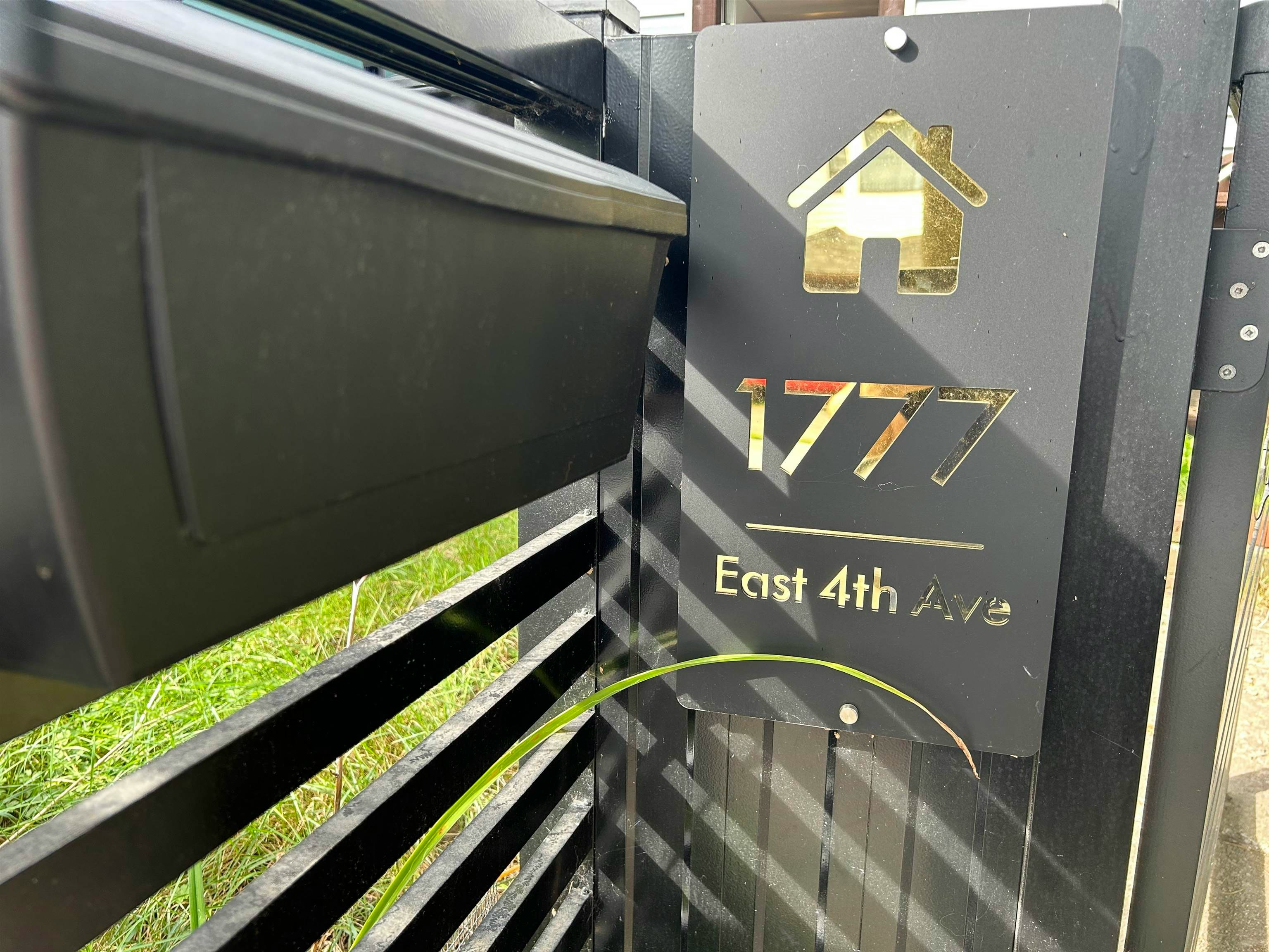 1777 E 4th Avenue, Vancouver, BC, V5N 1J9