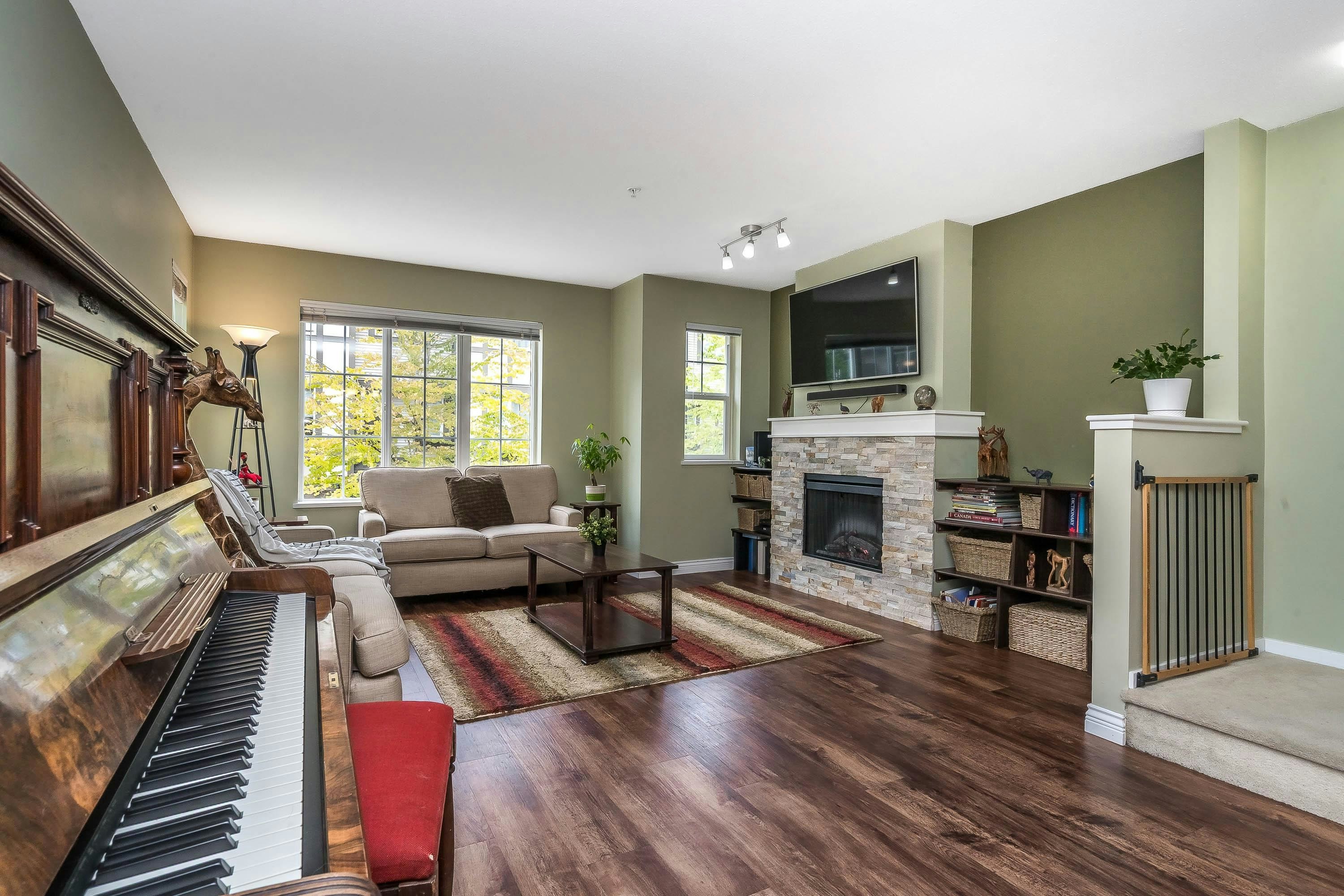 33-20875 80 Avenue, Langley, BC, V2Y 2Y1