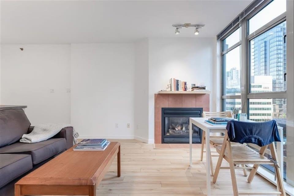 807-819 Hamilton Street, Vancouver, BC, V6B 6M2 - 9