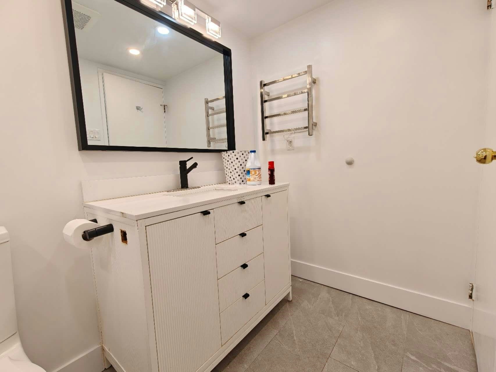409-2024 W Fullerton Avenue, North Vancouver, BC, V7P 3G8 - 5