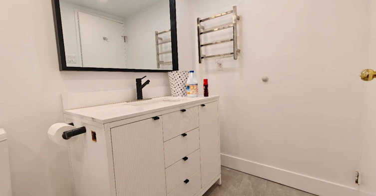 409-2024 W Fullerton Avenue, North Vancouver, BC, V7P 3G8 - 5