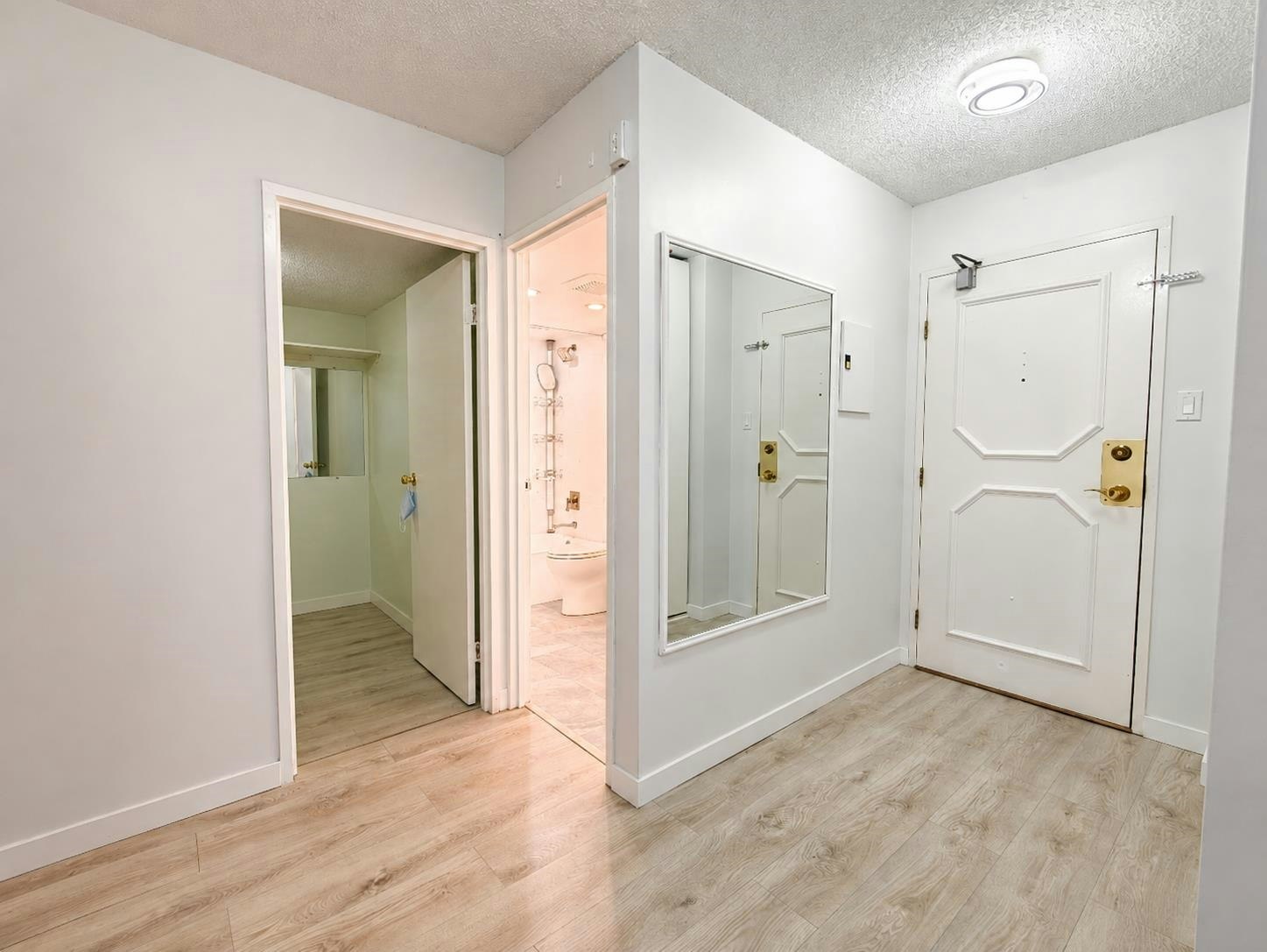 409-2024 W Fullerton Avenue, North Vancouver, BC, V7P 3G8 - 2