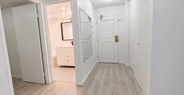 409-2024 W Fullerton Avenue, North Vancouver, BC, V7P 3G8 - 3