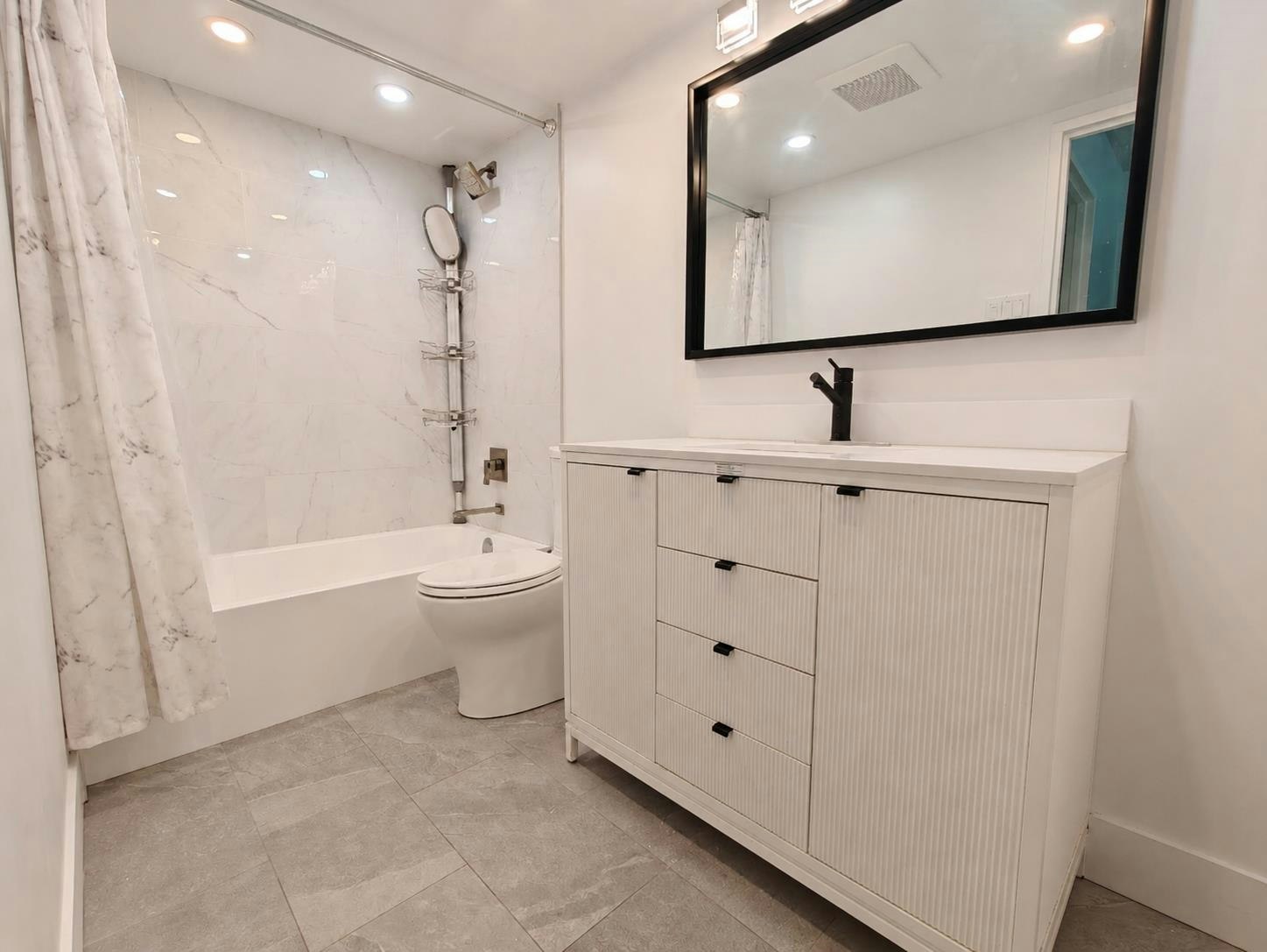 409-2024 W Fullerton Avenue, North Vancouver, BC, V7P 3G8 - 4