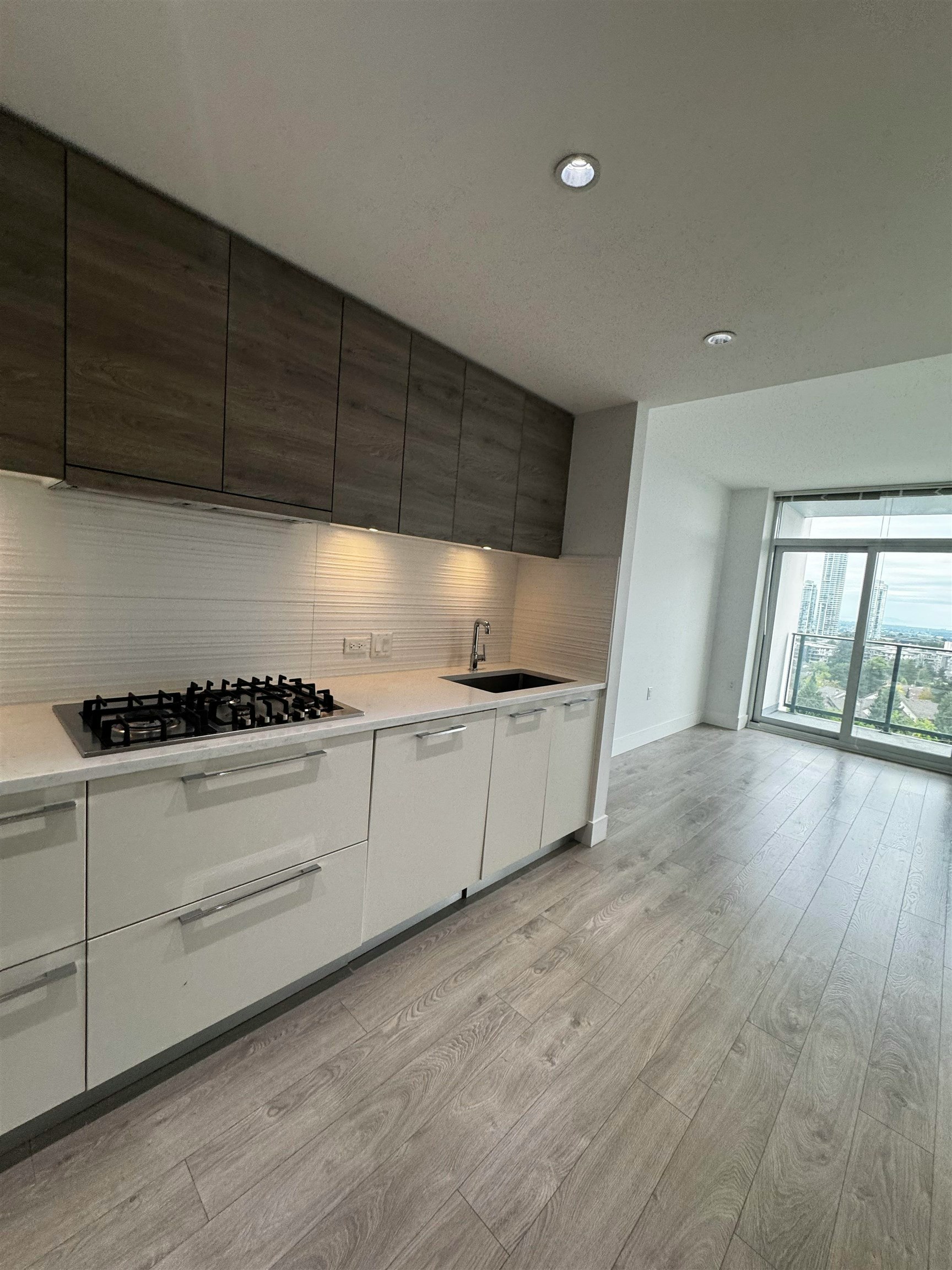 709-7388 Kingsway, Burnaby, BC, V3N 0G9 - 8