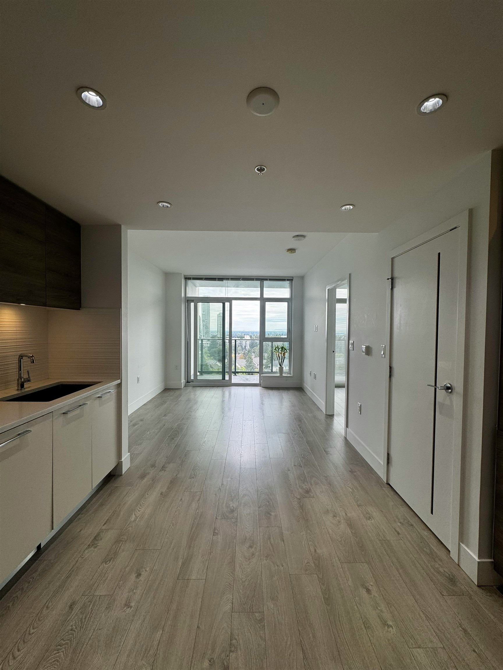 709-7388 Kingsway, Burnaby, BC, V3N 0G9 - 11
