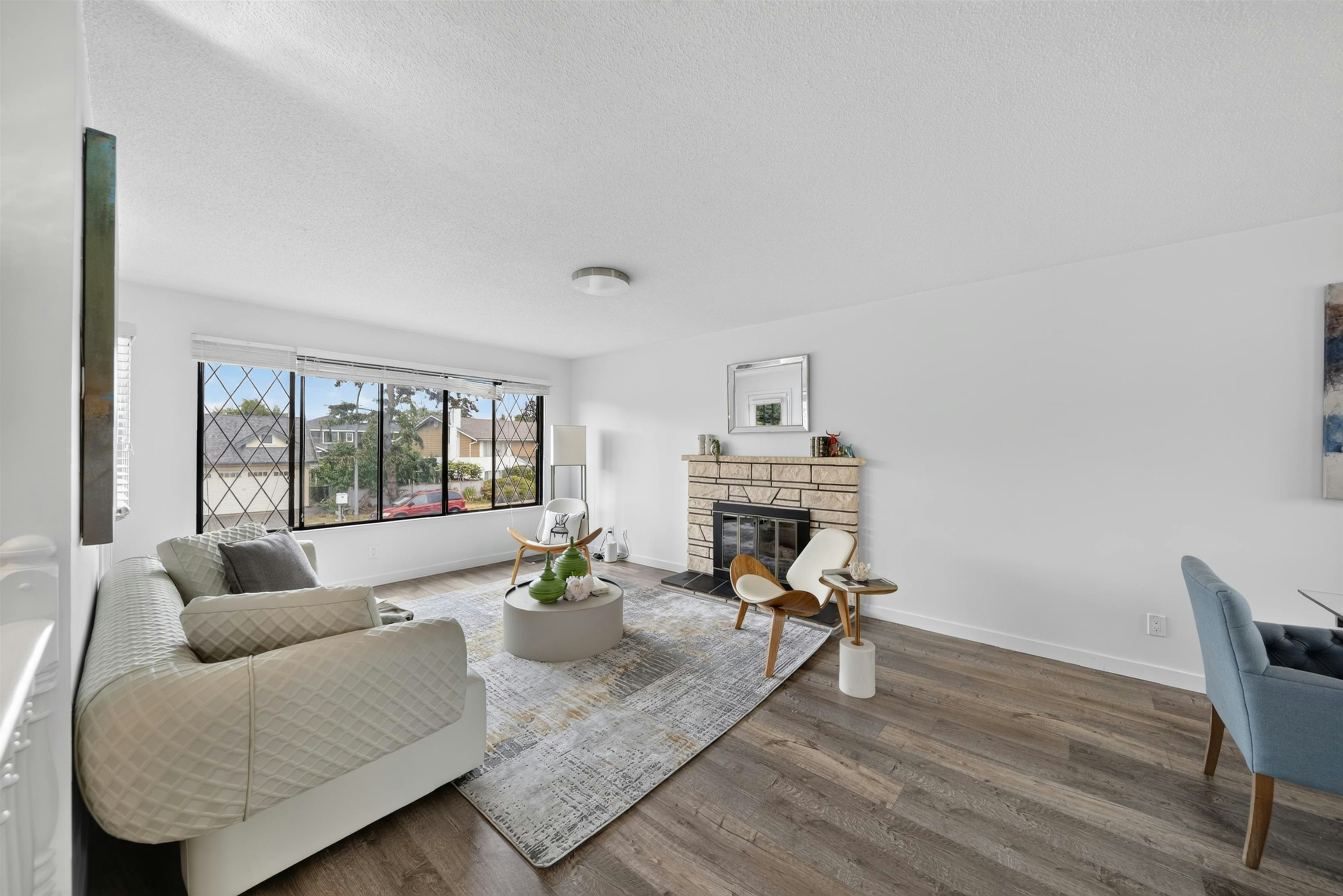 6439 Azure Road, Richmond, BC, V7C 2R8 - 8