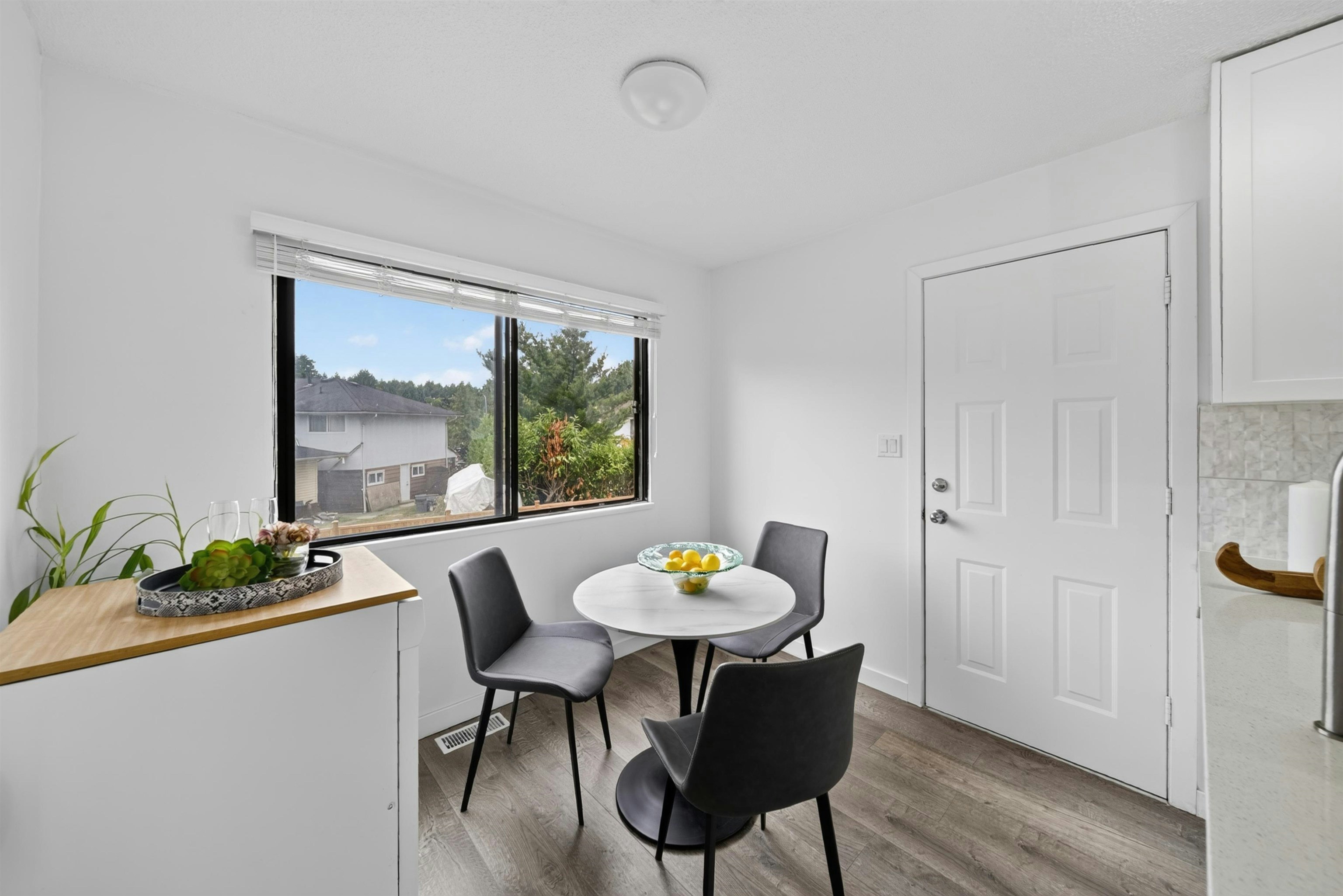 6439 Azure Road, Richmond, BC, V7C 2R8 - 16