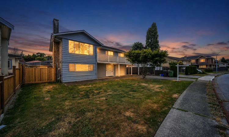 6439 Azure Road