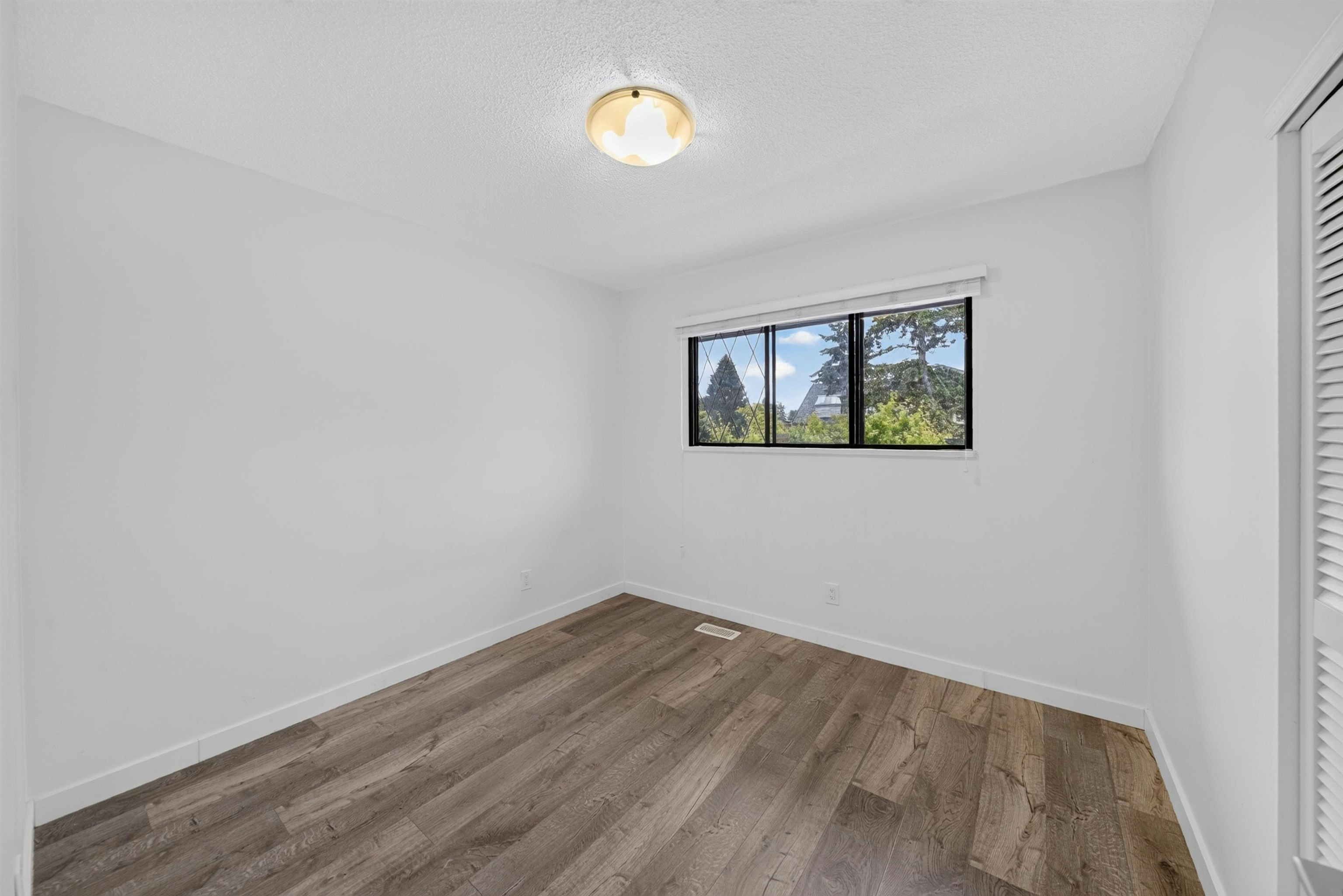 6439 Azure Road, Richmond, BC, V7C 2R8 - 21