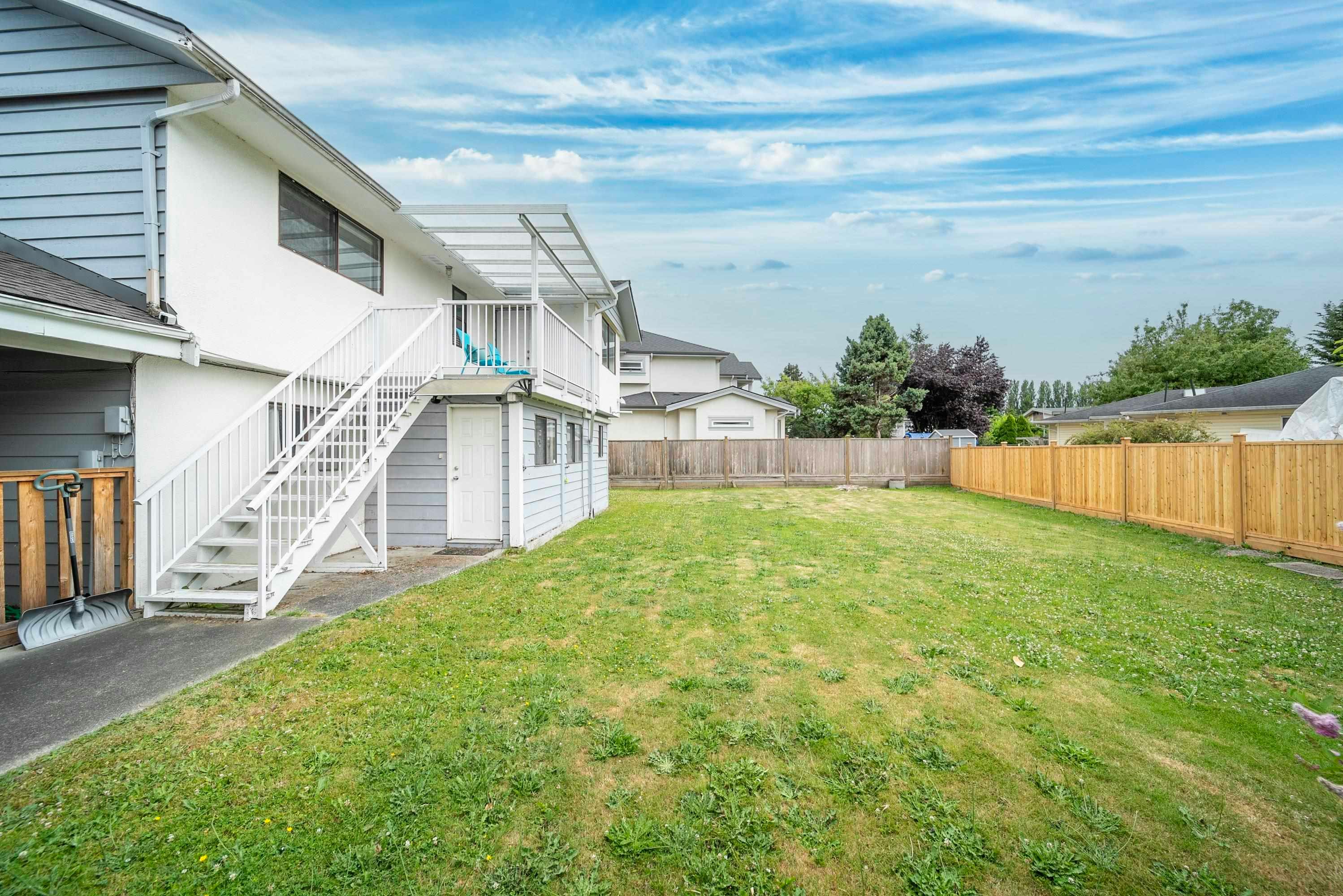 6439 Azure Road, Richmond, BC, V7C 2R8 - 5