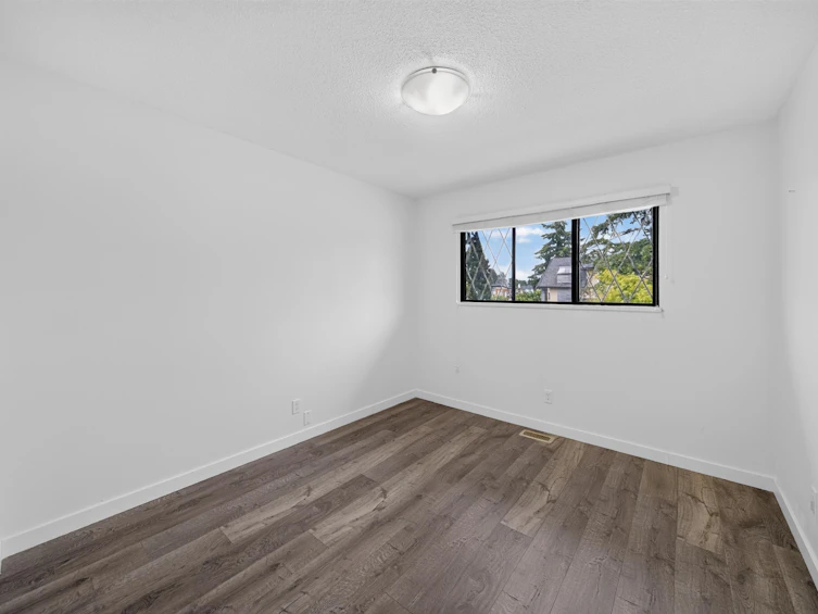 6439 Azure Road, Richmond, BC, V7C 2R8 - 23