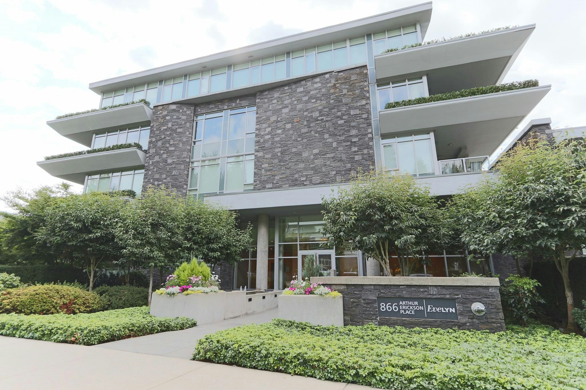 600-866 Arthur Erickson Place Place, West Vancouver, BC, V7T 0B2