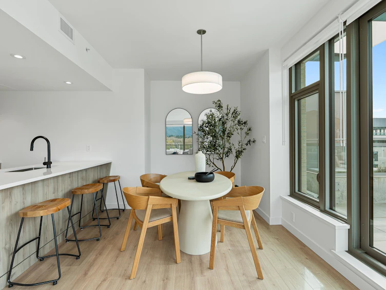 703-755 Harbourside Drive, North Vancouver, BC, V7P 0G1 - 10