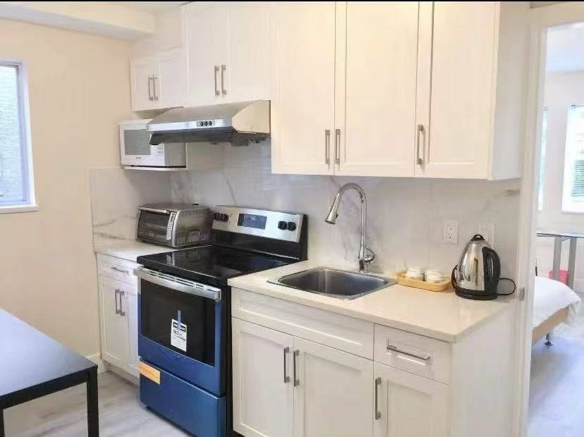 3000 West 21st Avenue, Vancouver, BC, V6L 1L1