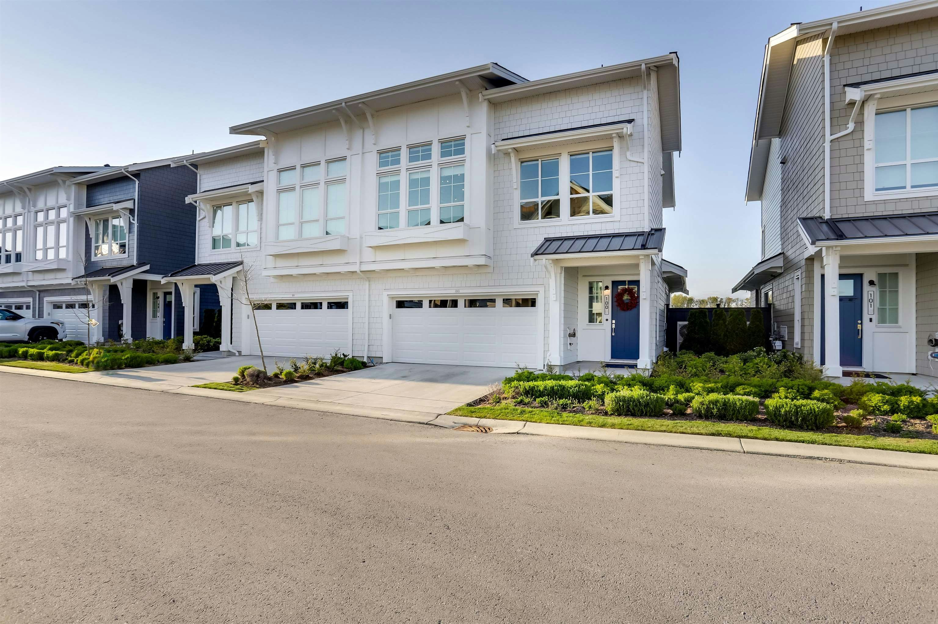 100-5311 Admiral Way, Delta, BC, V4K 0E2