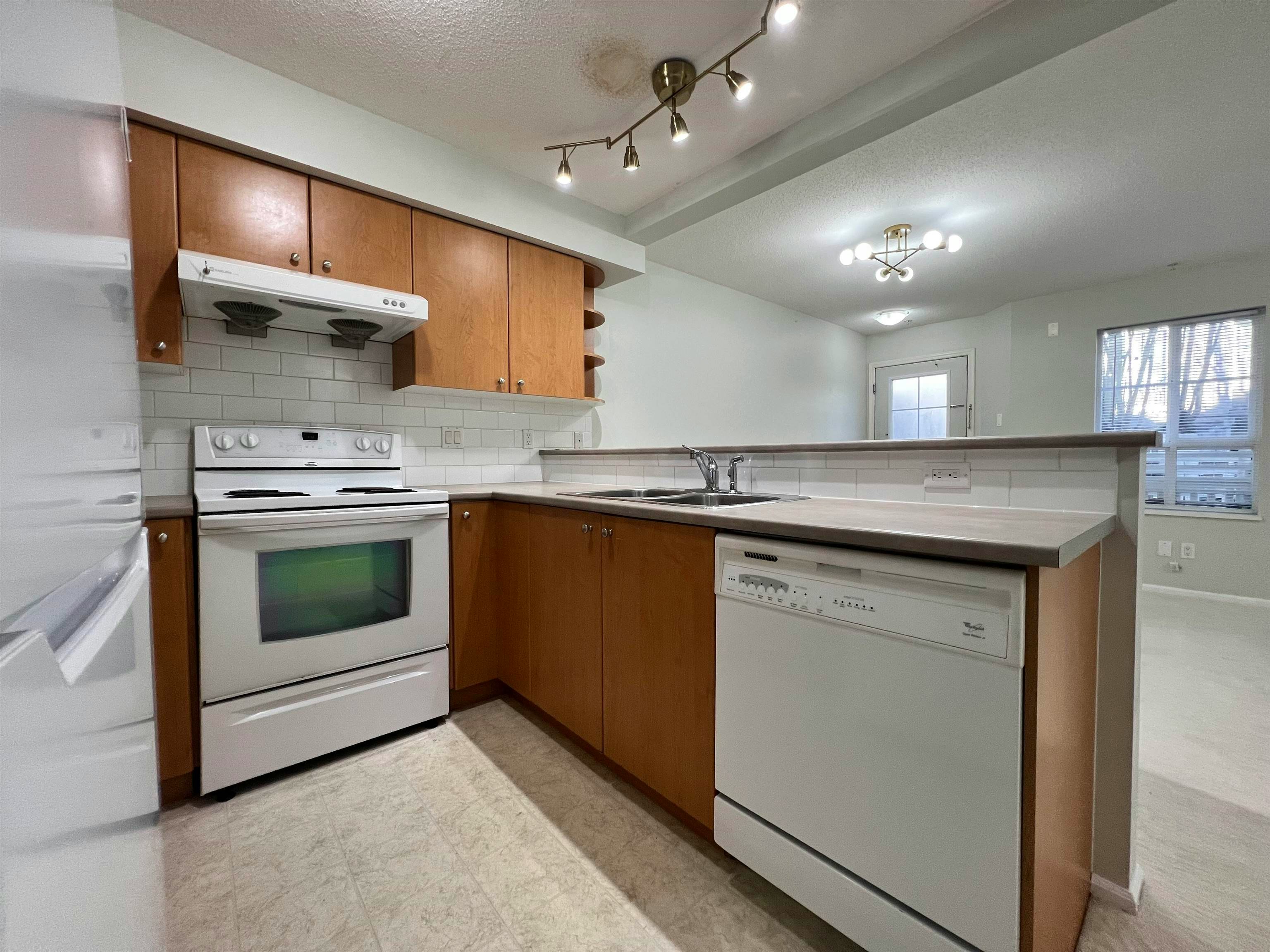 7088 17th Avenue, Burnaby, BC, V3N 1K5 - 6