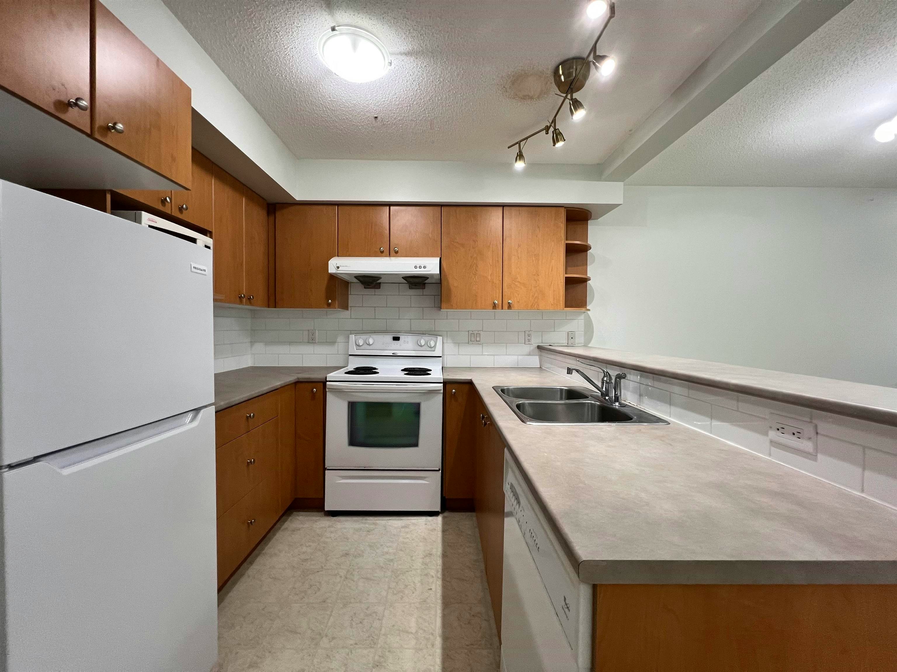 7088 17th Avenue, Burnaby, BC, V3N 1K5 - 3