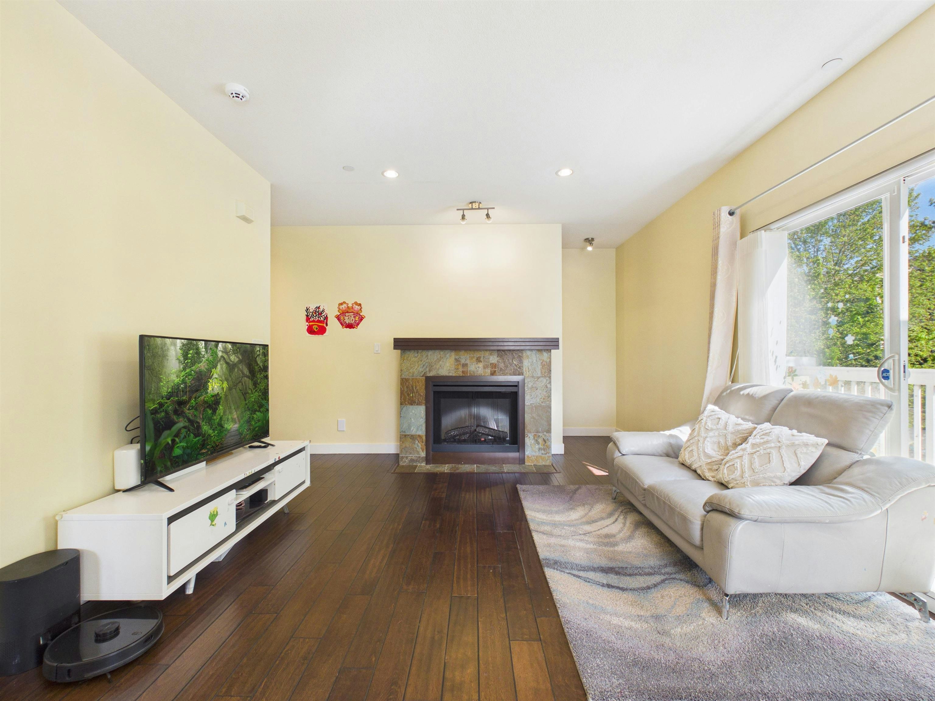 141-7388 Macpherson Avenue, Burnaby, BC, V5J 0A1 - 5