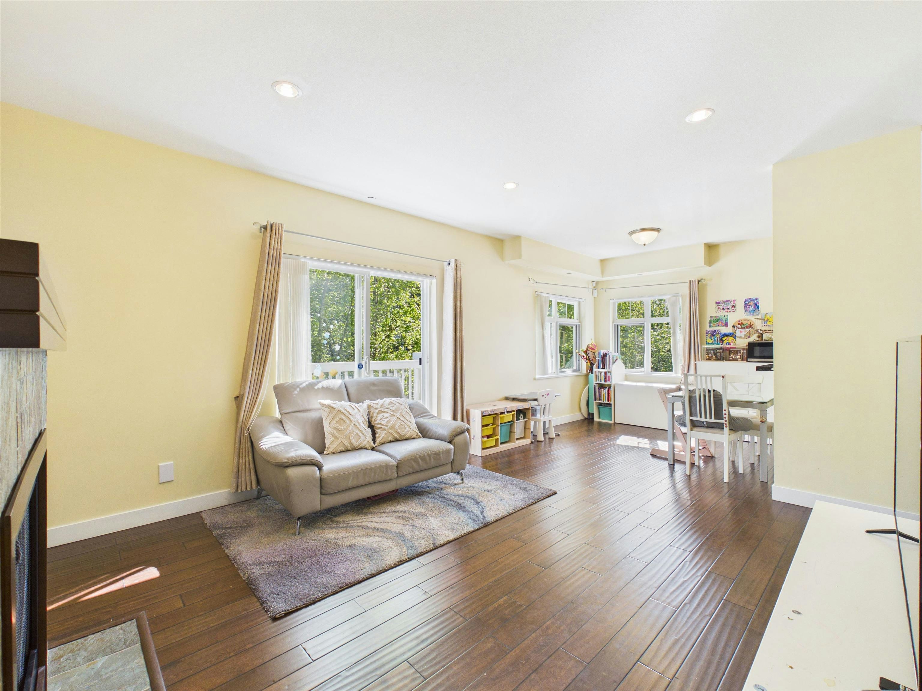 141-7388 Macpherson Avenue, Burnaby, BC, V5J 0A1