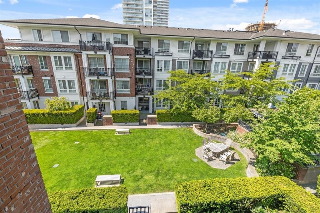 553 Foster Avenue, Coquitlam, BC, V3J 0B5 - 17