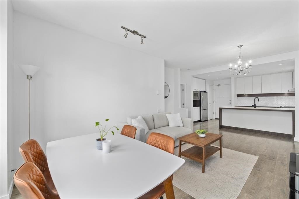 553 Foster Avenue, Coquitlam, BC, V3J 0B5 - 7