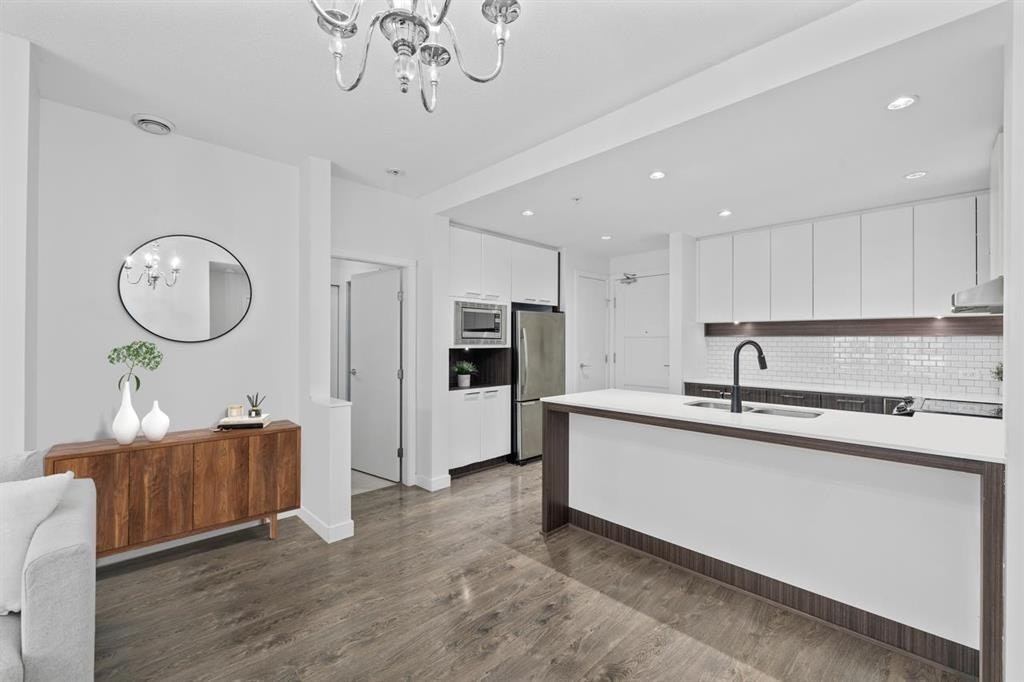 553 Foster Avenue, Coquitlam, BC, V3J 0B5 - 5
