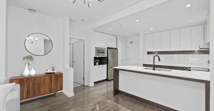 553 Foster Avenue, Coquitlam, BC, V3J 0B5 - 5