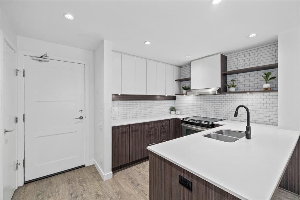 553 Foster Avenue, Coquitlam, BC, V3J 0B5 - 2