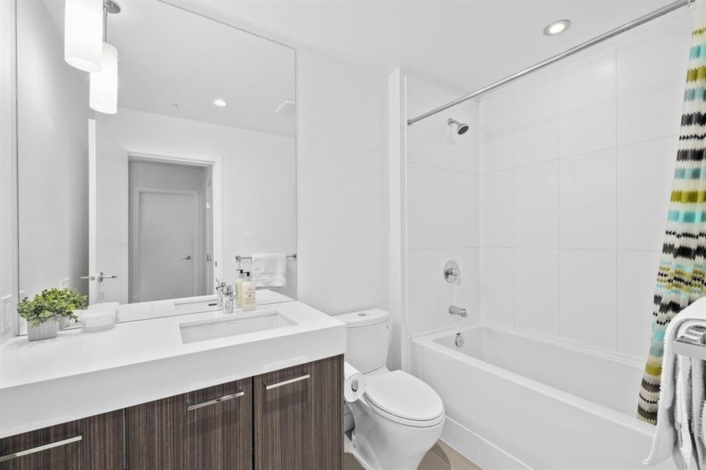 553 Foster Avenue, Coquitlam, BC, V3J 0B5 - 15