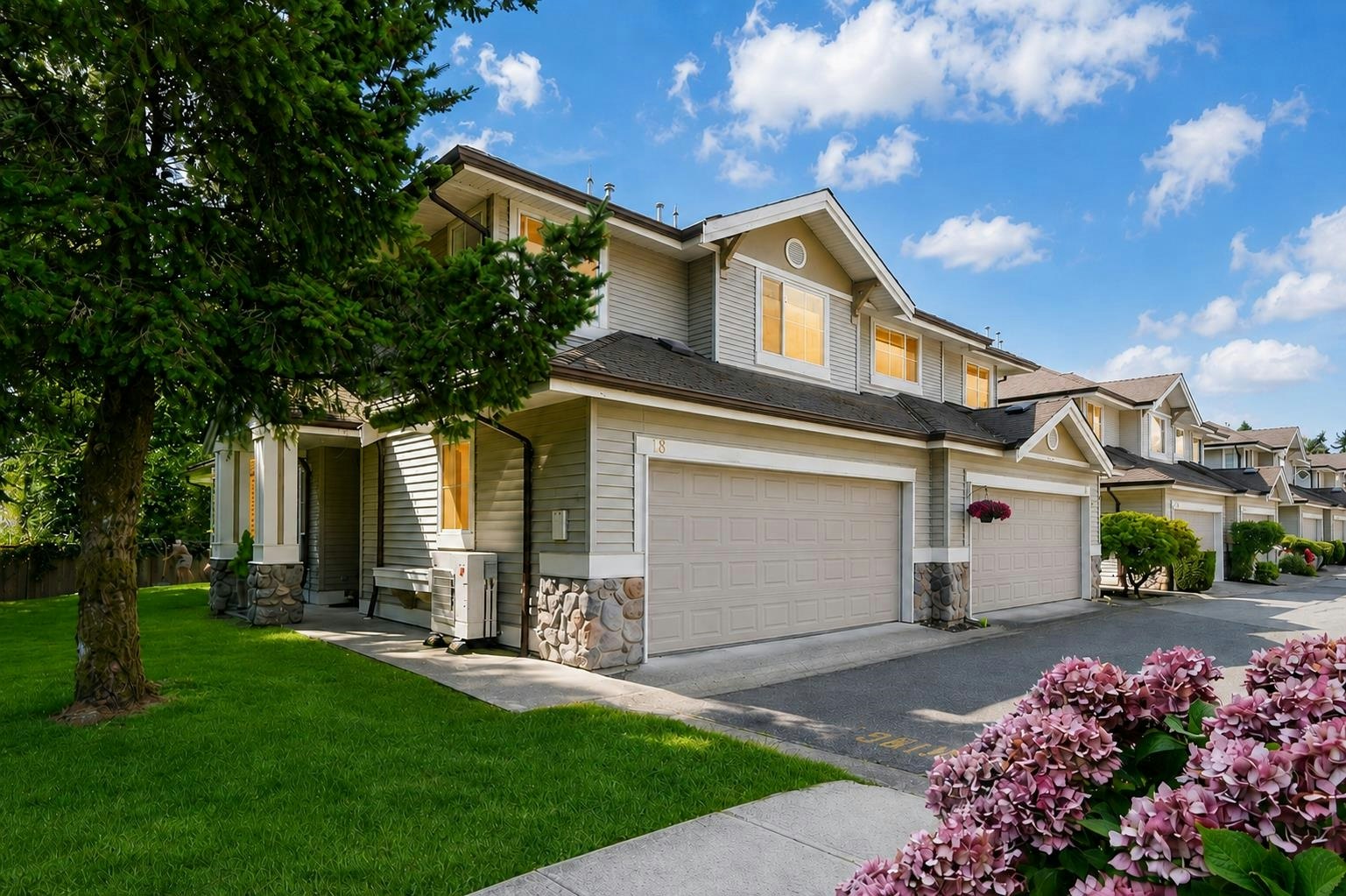 18-6950 120 Street, Delta, BC, V3W 3M7