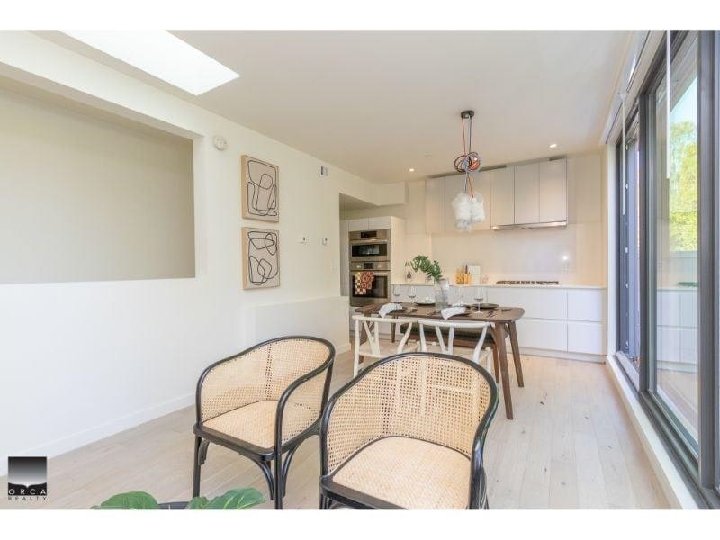 13-10 W 17th Avenue, Vancouver, BC, V5Y 1Z4 - 11