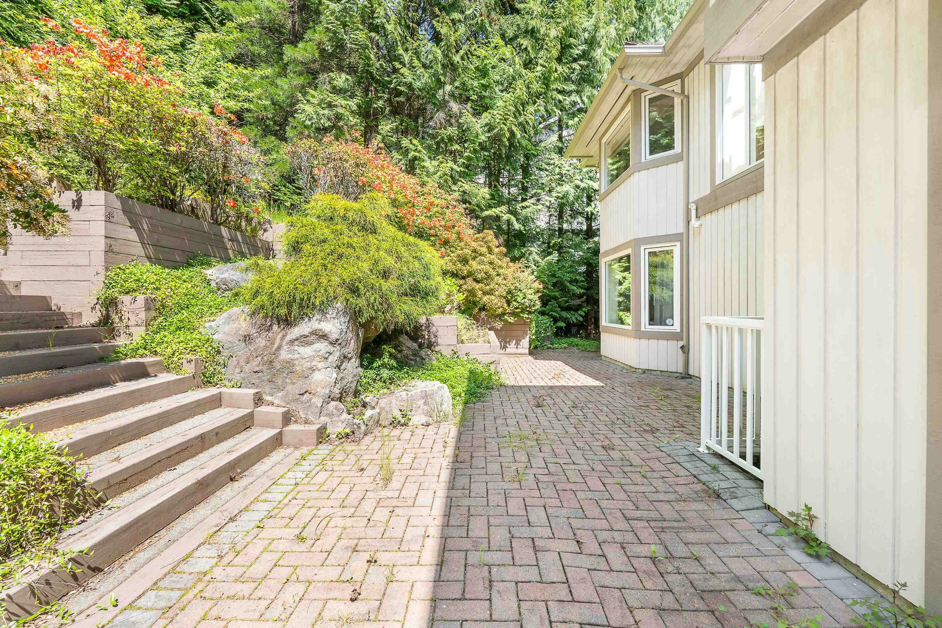 4153 Quarry Court, North Vancouver, BC, V7K 3C3 - 33