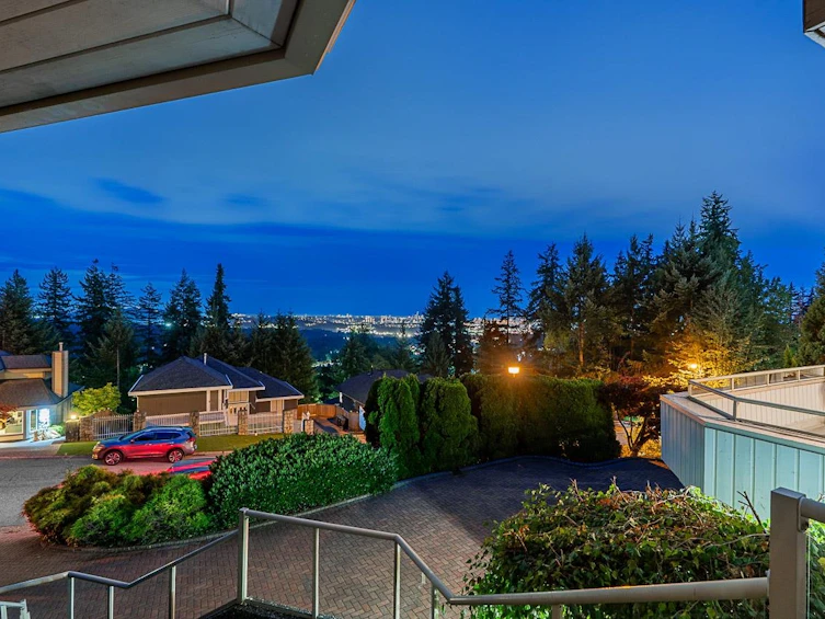4153 Quarry Court, North Vancouver, BC, V7K 3C3 - 38
