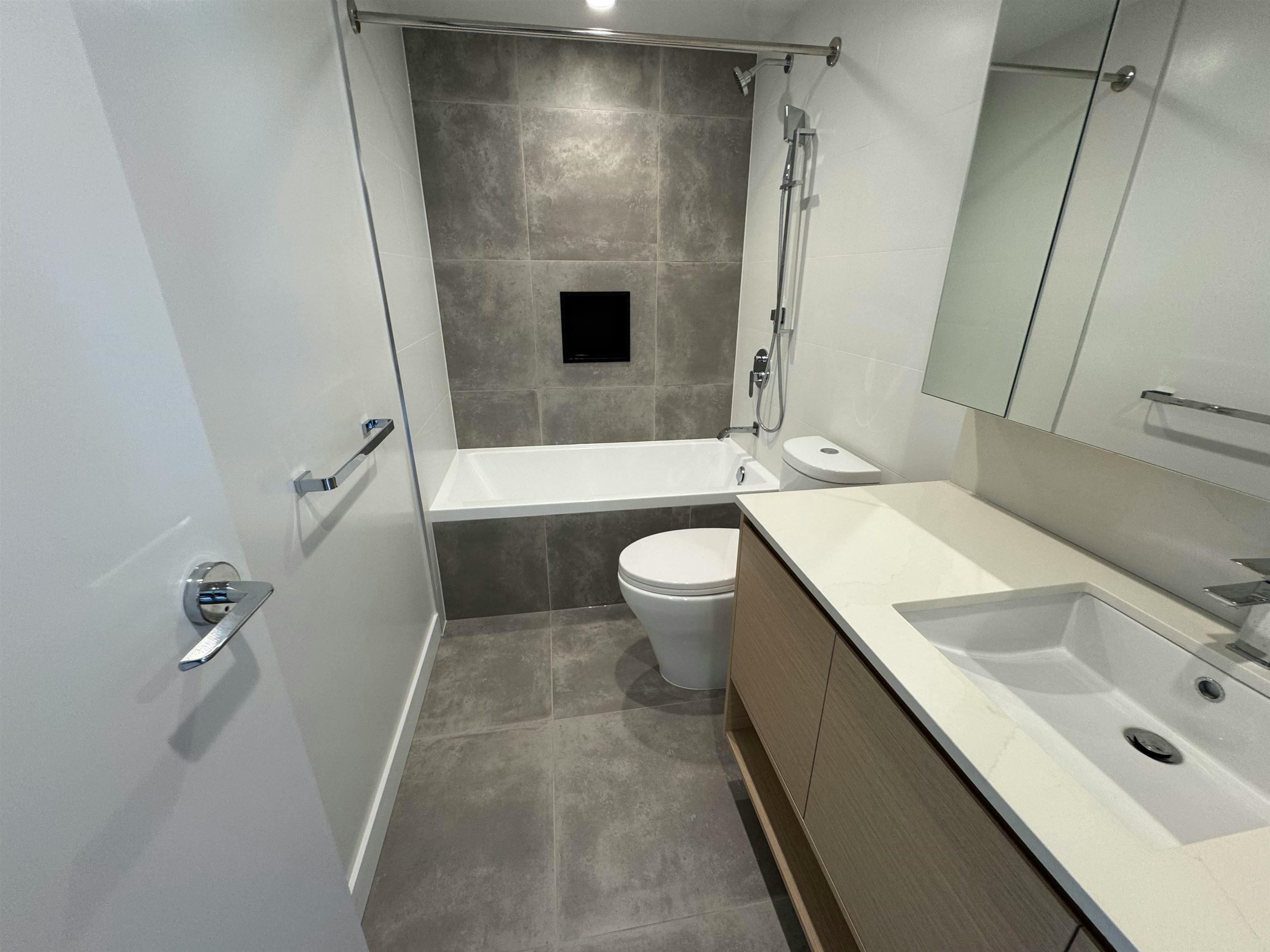 2812-13745 George Junction, Surrey, BC, V3T 0V8 - 4