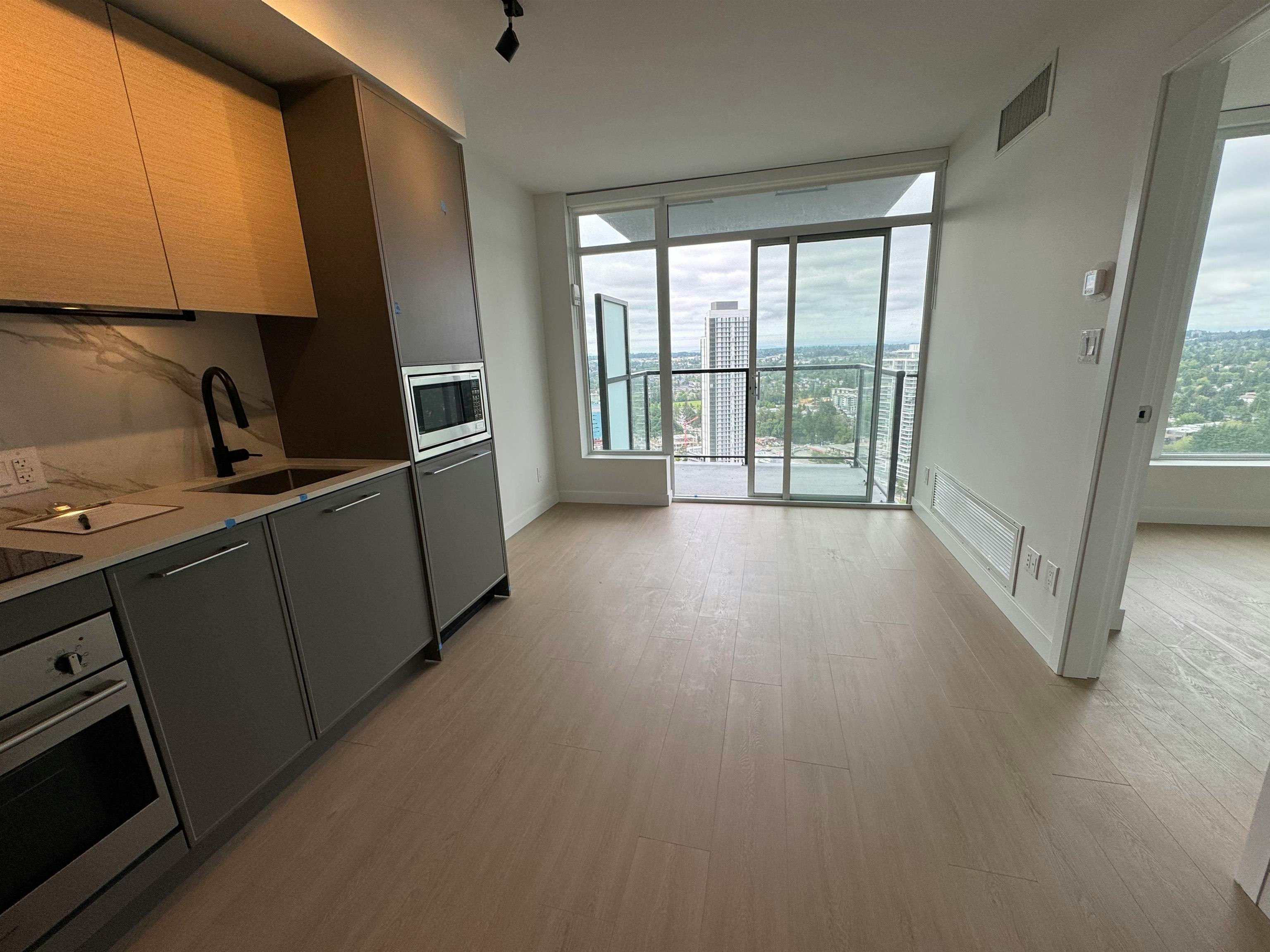 2812-13745 George Junction, Surrey, BC, V3T 0V8 - 5