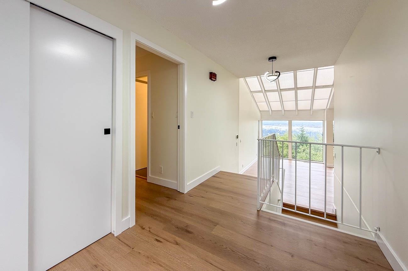 1350 Crestwell Road, West Vancouver, BC, V7S 2P2 - 3