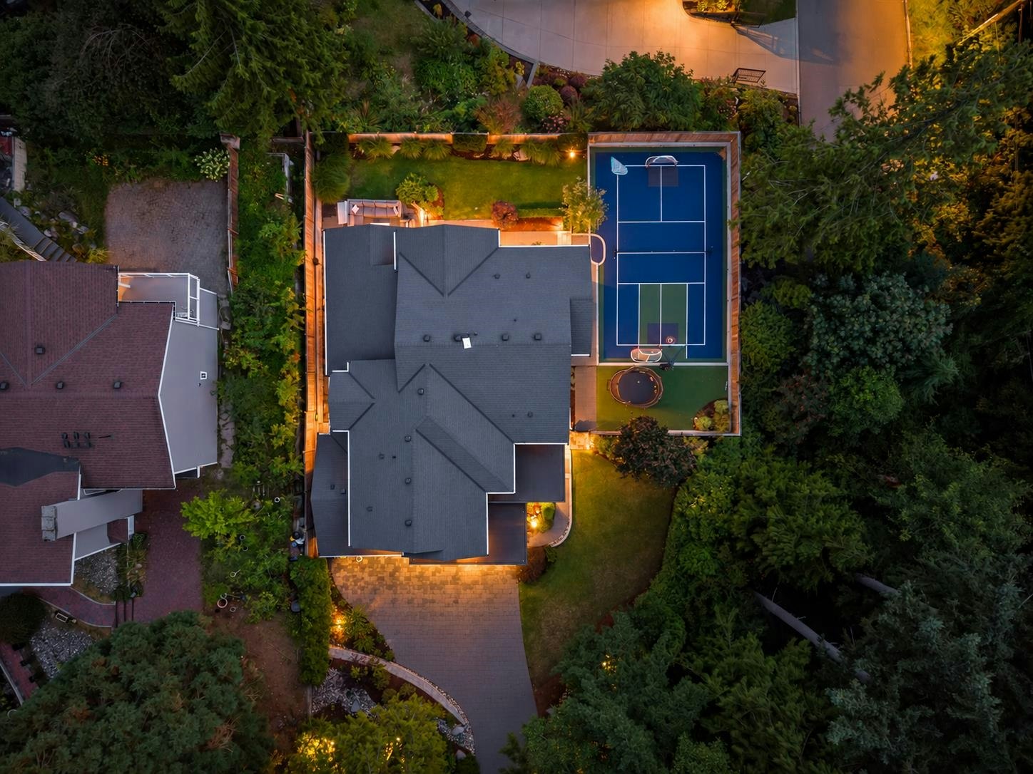 433 E Queens Road, North Vancouver, BC, V7N 4E7