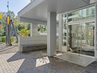 2203-305 Morrissey Road - 4