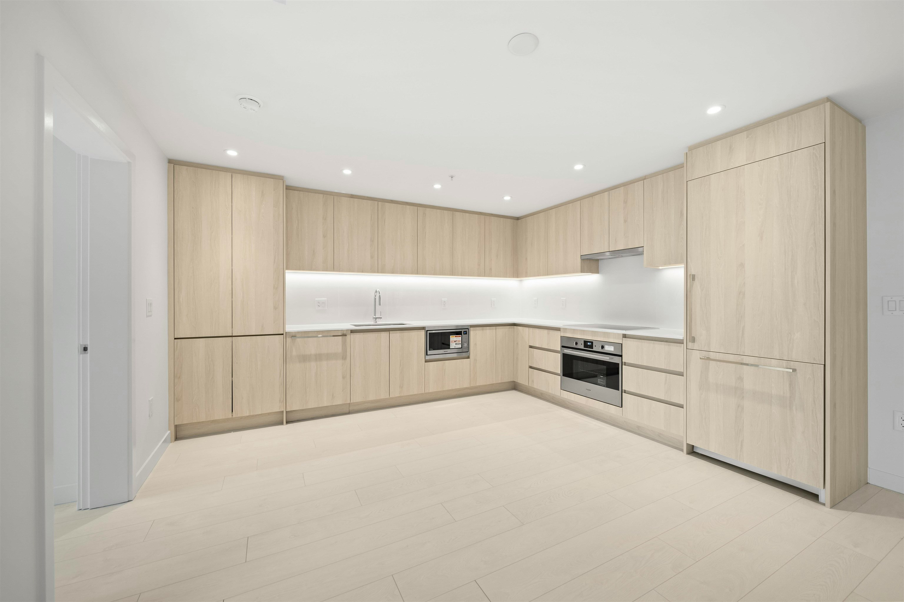 111-4928 Quebec Street - 4