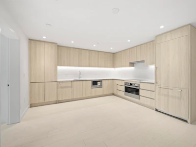 111-4928 Quebec Street - 4